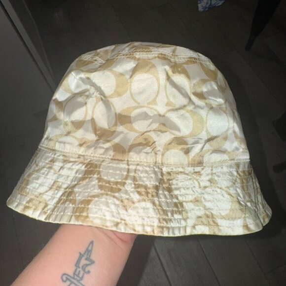 COACH BUCKET HAT - Picture 1 of 6